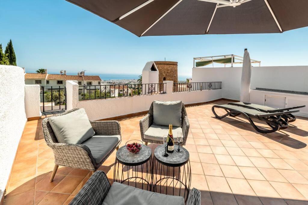 Hermosa Casa Con Terraza E Increibles Vistas Al Mar Y La Montana Нерха Экстерьер фото