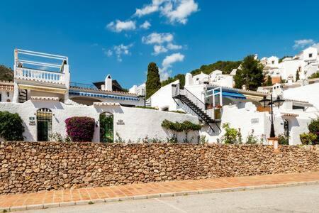 Hermosa Casa Con Terraza E Increibles Vistas Al Mar Y La Montana Нерха Экстерьер фото