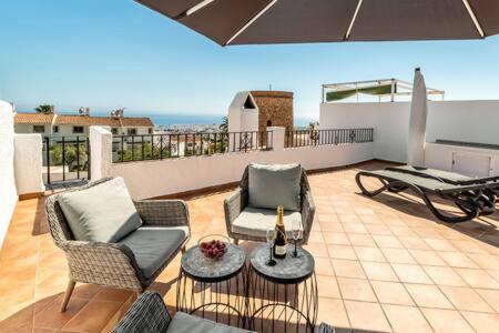 Hermosa Casa Con Terraza E Increibles Vistas Al Mar Y La Montana Нерха Экстерьер фото