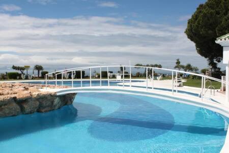 Hermosa Casa Con Terraza E Increibles Vistas Al Mar Y La Montana Нерха Экстерьер фото